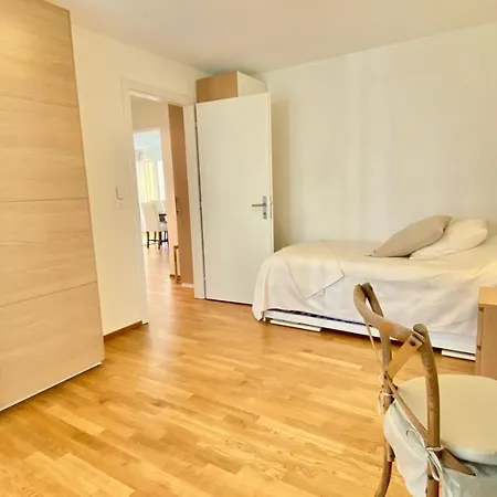 Montchoisi, Elegant, Modern, Impeccably Furnished Apartment Lausanne